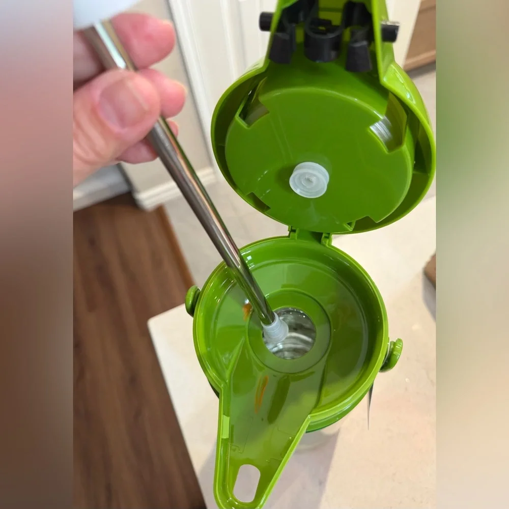 Williams Sonoma Grinch Hot Chocolate Pump Pot - GreenBNWT and in original box.